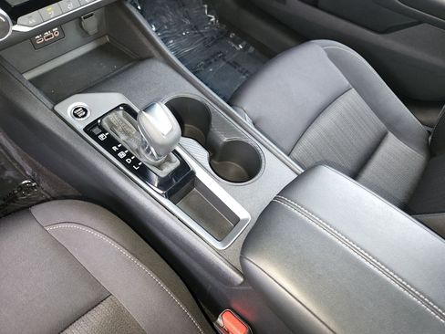 Used 2025 Nissan Altima 2.5 SV image 21