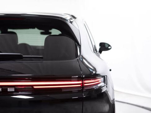 Certified 2026 Porsche Cayenne AWD/4WD image 21