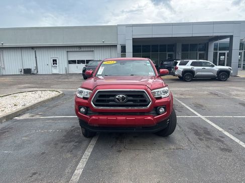Used 2023 Toyota Tacoma SR5 AWD/4WD image 2