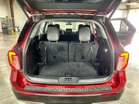 Used 2022 Ford Explorer XLT w/ Equipment Group 202A image 26