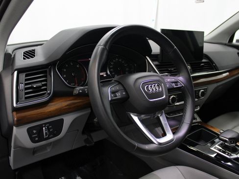 Used 2022 Audi Q5 2.0T Premium w/ Convenience Package image 12