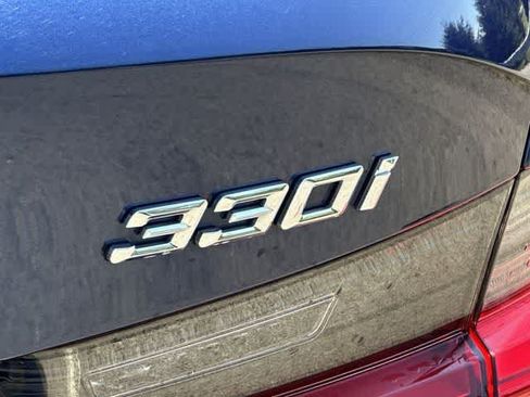 Used 2019 BMW 330i xDrive Sedan w/ Premium Package AWD/4WD image 20