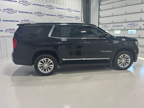 Used 2021 GMC Yukon SLT w/ SLT Premium Package AWD/4WD image 6