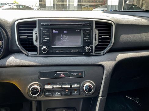 Used 2018 Kia Sportage LX AWD/4WD image 17