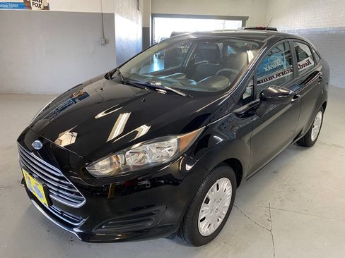Used 2018 Ford Fiesta S image 3