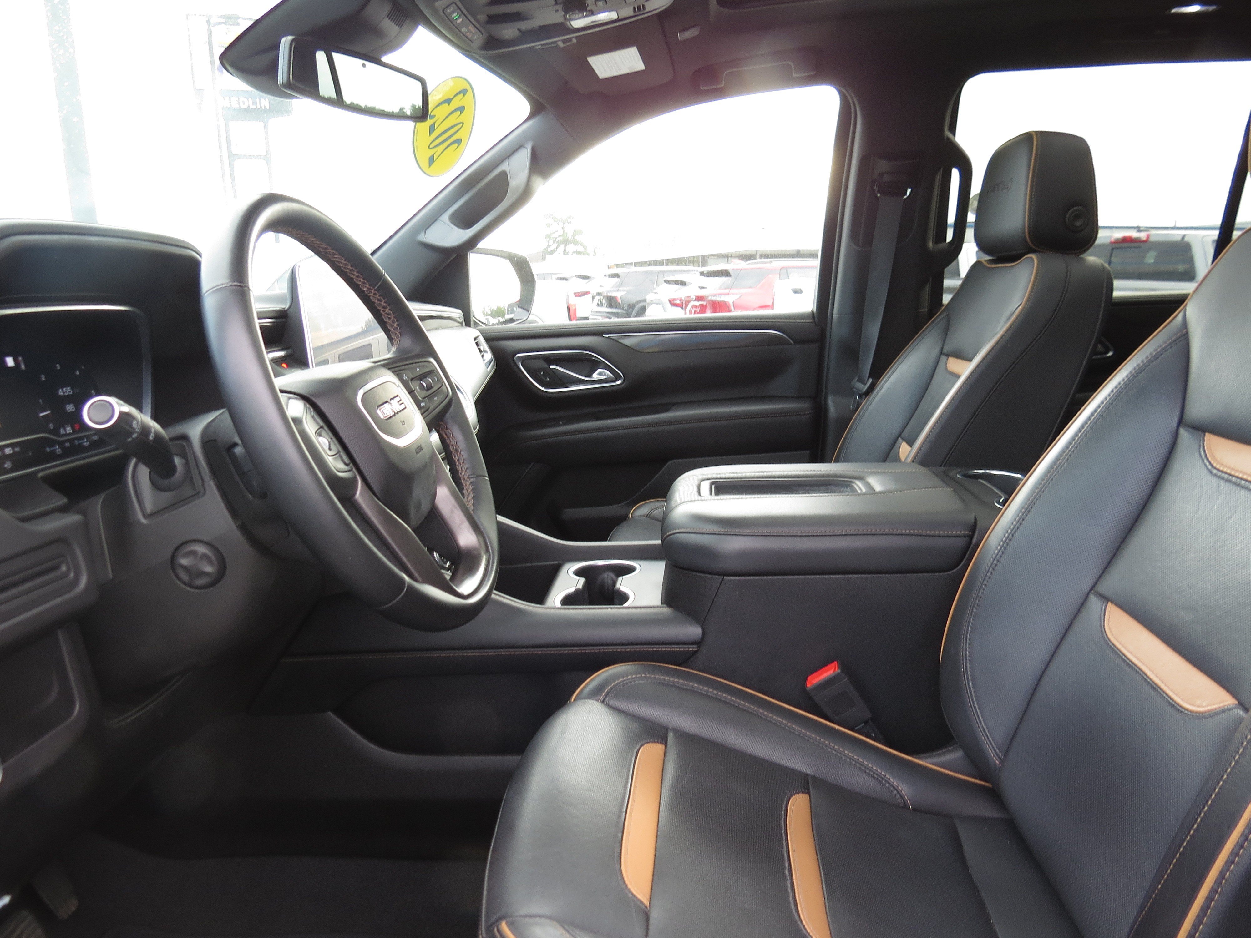Used 2023 GMC Yukon AT4 AWD/4WD image 15