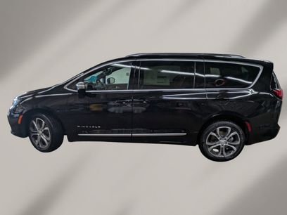 New 2026 Chrysler Pacifica Pinnacle