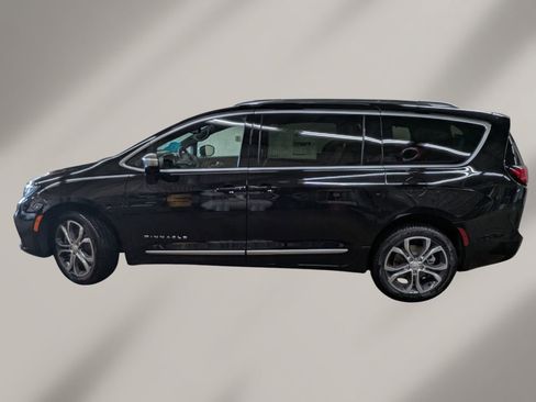 New 2026 Chrysler Pacifica Pinnacle AWD/4WD image 3