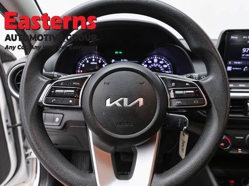 Used 2023 Kia Forte LXS FWD image 10