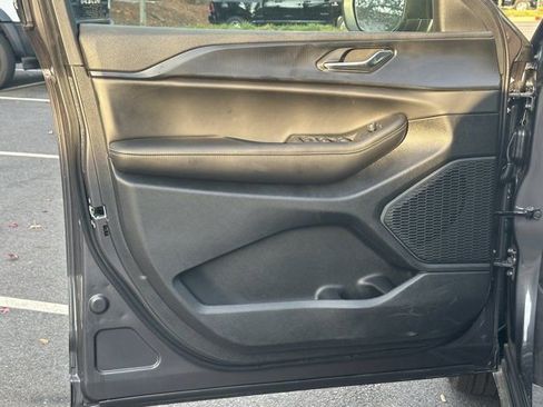 New 2025 Jeep Grand Cherokee L Laredo image 9