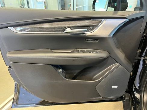 Certified 2024 Cadillac XT5 Sportv w/ LPO, Floor Liner Package AWD/4WD image 16