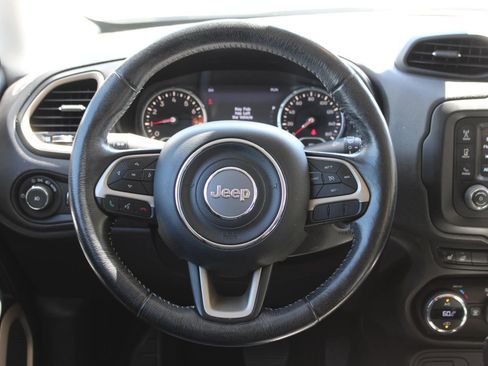 Used 2017 Jeep Renegade Limited FWD image 24