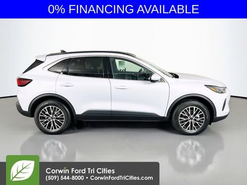 New 2025 Ford Escape SE w/ PHEV Premium Package image 18