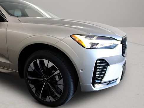New 2026 Volvo XC60 B5 Plus w/ Protection Package Premier image 20