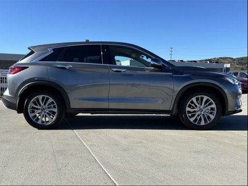 New 2025 INFINITI QX50 Pure image 2