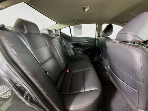 Used 2023 Nissan Altima 2.5 SR FWD image 32