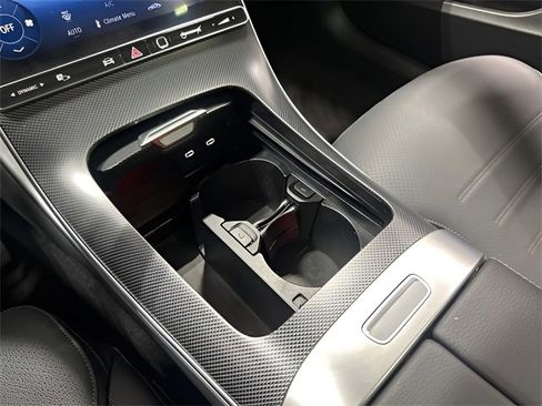 Used 2025 Mercedes-Benz C 300 4MATIC Sedan image 25