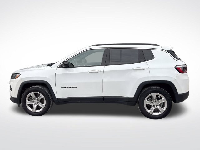 Used 2024 Jeep Compass Latitude AWD/4WD image 2