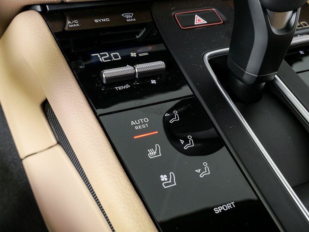 Certified 2026 Porsche Macan AWD/4WD image 16