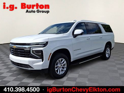 New 2026 Chevrolet Suburban LS AWD/4WD image 2