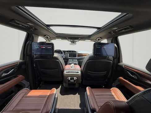 Certified 2024 GMC Yukon Denali Ultimate image 2