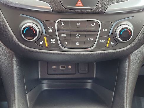 Used 2020 Chevrolet Equinox LT image 43