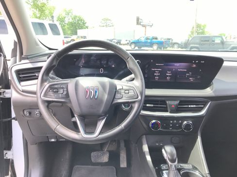 Used 2024 Buick Encore GX Preferred FWD image 9