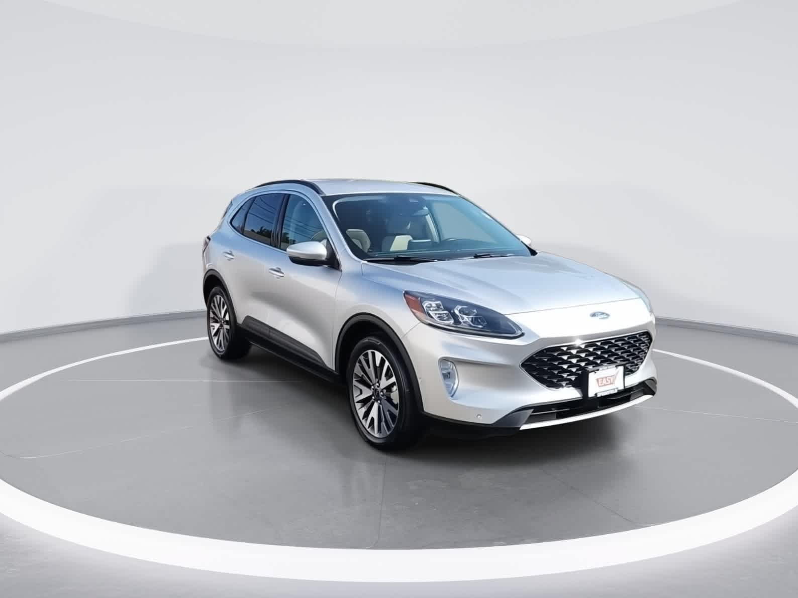 Used 2020 Ford Escape Titanium AWD/4WD image 2