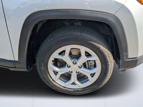 Certified 2024 Jeep Compass Latitude AWD/4WD image 10