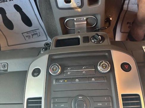 Used 2009 Nissan Frontier SE w/ SE Value Truck Pkg image 26