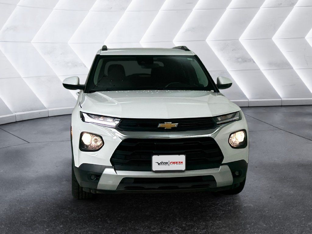 Used 2022 Chevrolet TrailBlazer LT FWD image 2