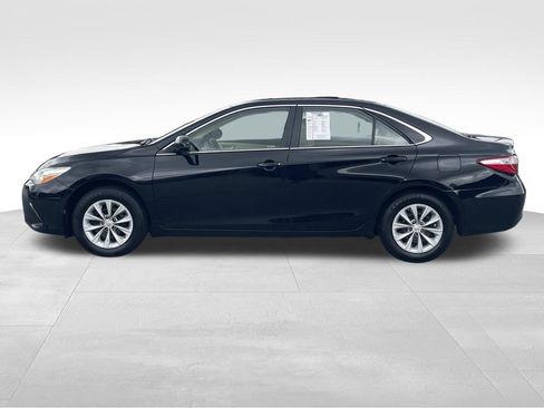 Used 2017 Toyota Camry LE FWD image 7
