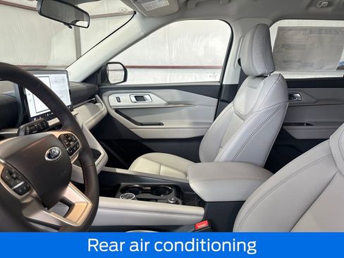 New 2026 Ford Explorer Active RWD image 14