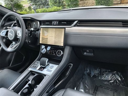 Used 2025 Jaguar F-PACE R-Dynamic S image 14