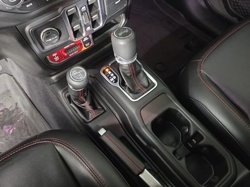 Used 2021 Jeep Wrangler Unlimited Rubicon AWD/4WD image 31