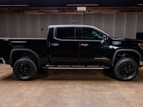 Used 2024 GMC Sierra 1500 SLT w/ SLT Premium Plus Package image 11