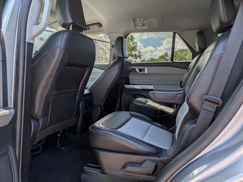 Certified 2022 Ford Explorer XLT w/ Equipment Group 202A AWD/4WD image 16