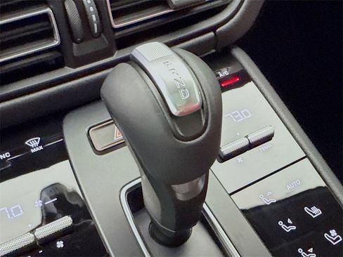 New 2026 Porsche Macan image 21