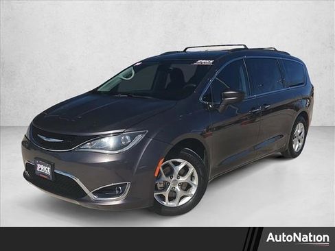 Used 2018 Chrysler Pacifica Touring Plus w/ Tire & Wheel Group image 1