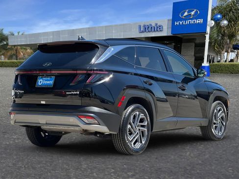 Used 2025 Hyundai Tucson Limited AWD/4WD image 3