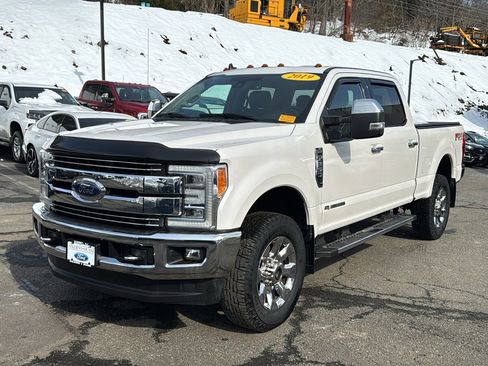 Used 2019 Ford F250 Lariat w/ Lariat Ultimate Package image 3