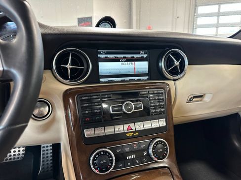 Used 2016 Mercedes-Benz SLK 300 image 21