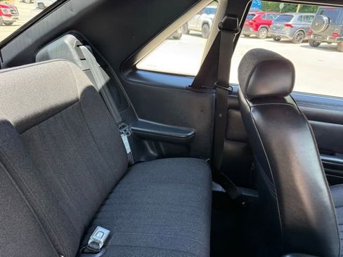 Used 1991 Ford Mustang LX RWD image 93
