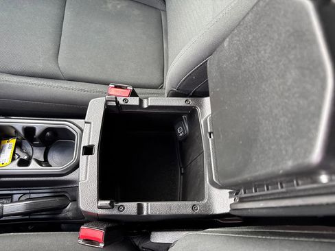 Used 2022 Jeep Wrangler Sport S image 25