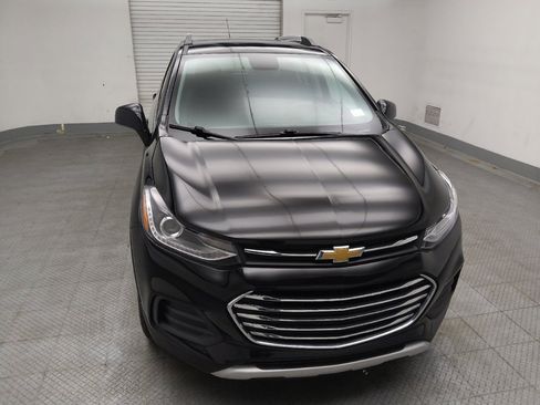Used 2020 Chevrolet Trax LT w/ LT Convenience Package AWD/4WD image 14