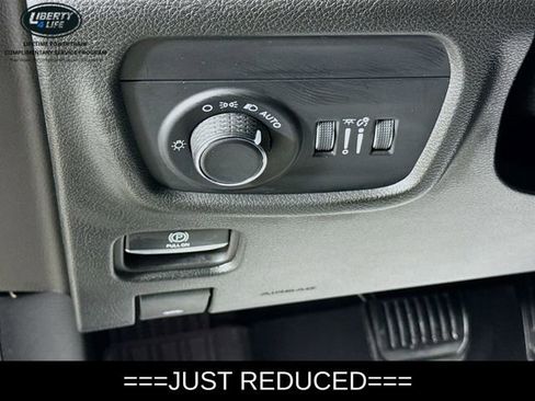 Used 2024 Jeep Grand Cherokee L Laredo image 10