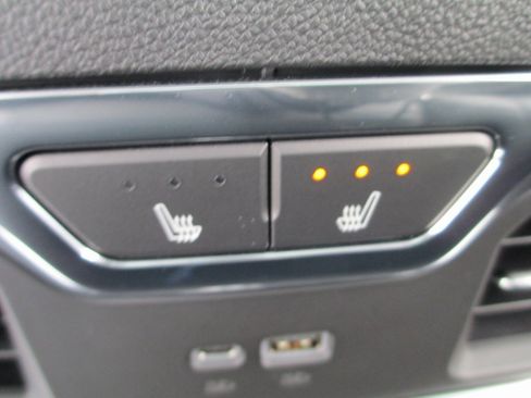 New 2026 GMC Sierra 1500 SLT w/ SLT Convenience Package image 15