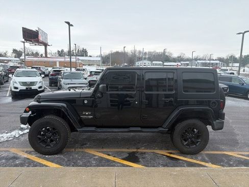 Used 2018 Jeep Wrangler Unlimited Sahara image 3