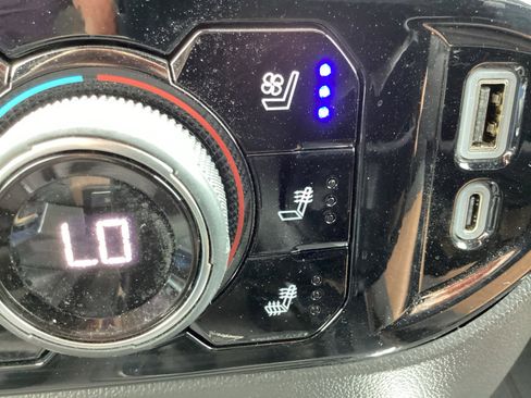 Used 2025 Chevrolet Silverado 1500 High Country image 27