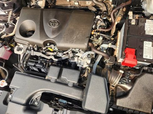 Certified 2025 Toyota RAV4 XLE FWD image 32